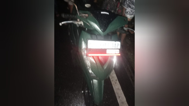 Sepeda motor korban ditemukan di lokasi. [Istimewa]